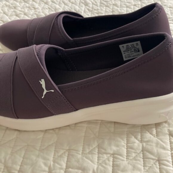 PUMA "Adelina 2" Slip-on Shoes - Size 9.5 - Picture 4 of 6